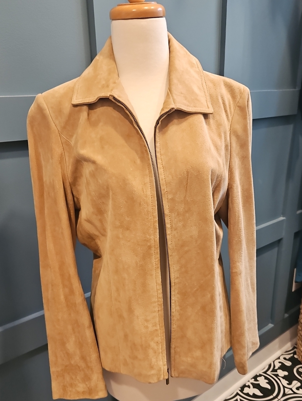 Womens Suede Zip-Front Jacket in Camel